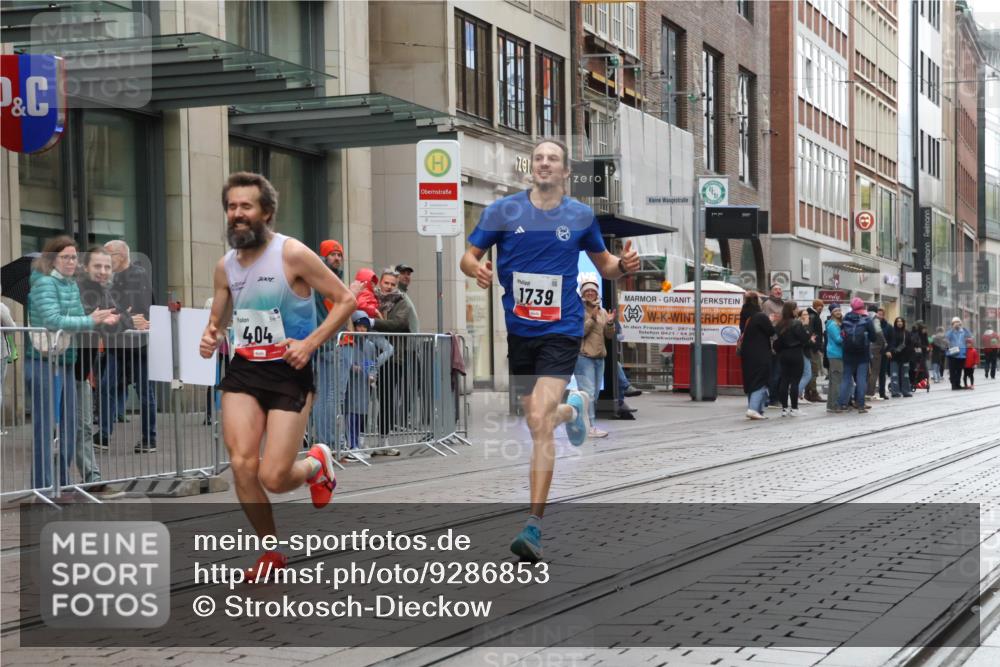 05.10.2025 - 20. swb-Marathon Bremen Strokosch-Dieckow http://msf.ph/oto/9286853 05.10.2025 12:17:39 Ziel 404, 1739, 404, 1739 meine-sportfotos.de