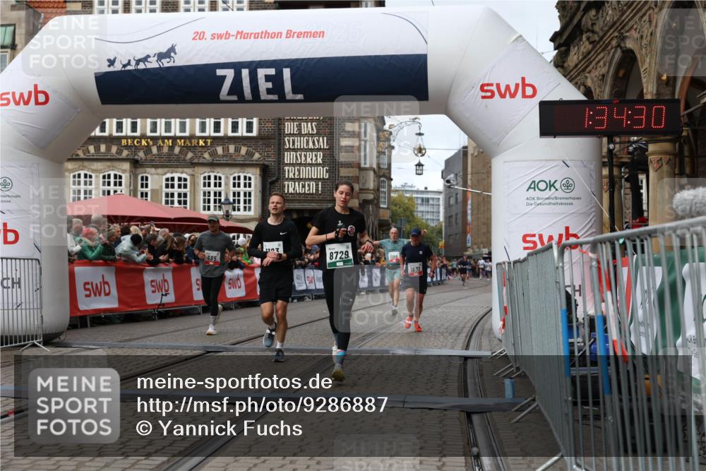 05.10.2025 - 20. swb-Marathon Bremen Yannick Fuchs http://msf.ph/oto/9286887 05.10.2025 13:05:10 Ziel 548, 685, 1123, 1196, 1631, 8729 meine-sportfotos.de