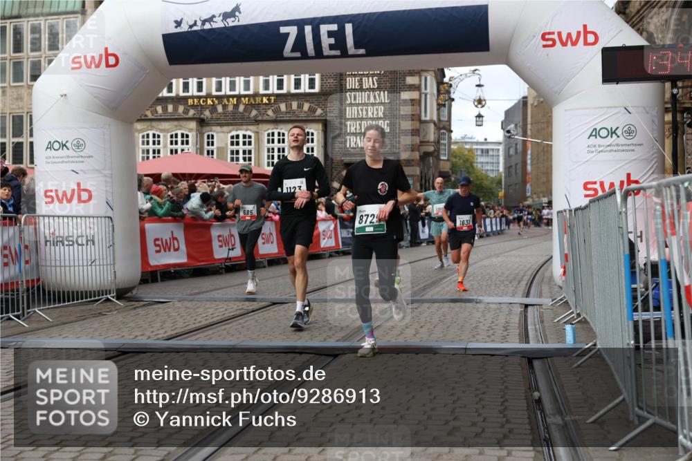 05.10.2025 - 20. swb-Marathon Bremen Yannick Fuchs http://msf.ph/oto/9286913 05.10.2025 13:05:10 Ziel 548, 685, 1123, 1196, 1631, 8729 meine-sportfotos.de