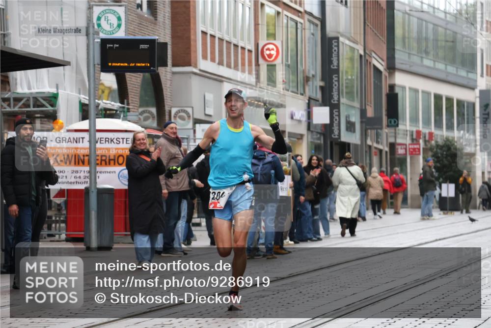 05.10.2025 - 20. swb-Marathon Bremen Strokosch-Dieckow http://msf.ph/oto/9286919 05.10.2025 12:18:57 Ziel 2049, 2049 meine-sportfotos.de