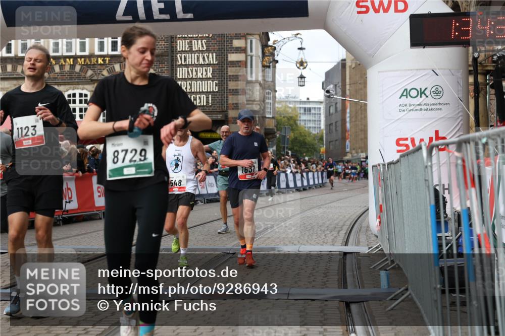 05.10.2025 - 20. swb-Marathon Bremen Yannick Fuchs http://msf.ph/oto/9286943 05.10.2025 13:05:12 Ziel 548, 685, 1123, 1196, 1631, 8729 meine-sportfotos.de