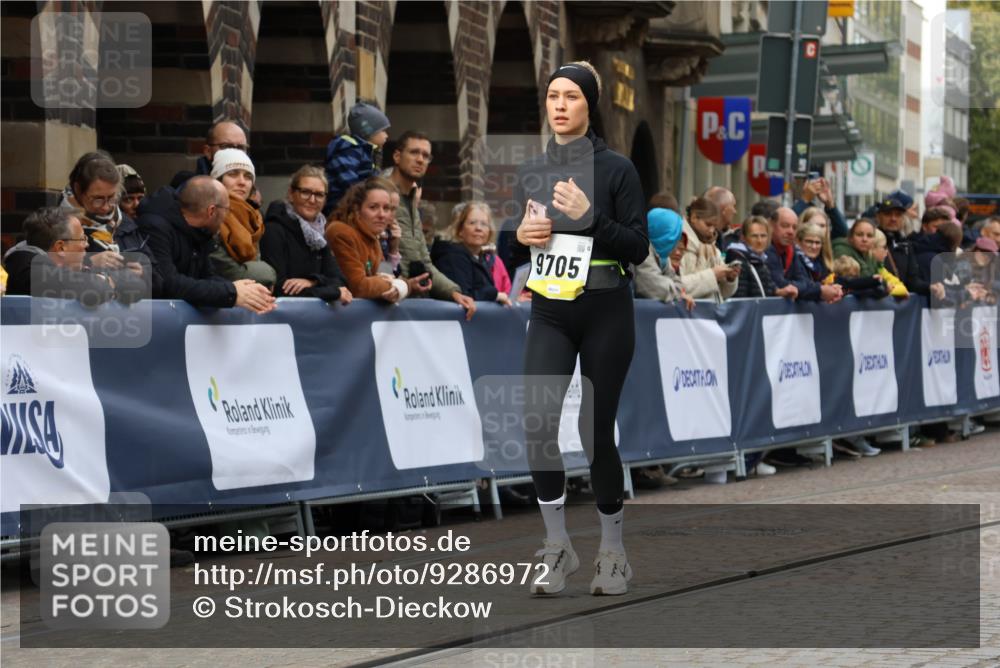 05.10.2025 - 20. swb-Marathon Bremen Strokosch-Dieckow http://msf.ph/oto/9286972 05.10.2025 11:19:32 Ziel 9705, 11109 meine-sportfotos.de