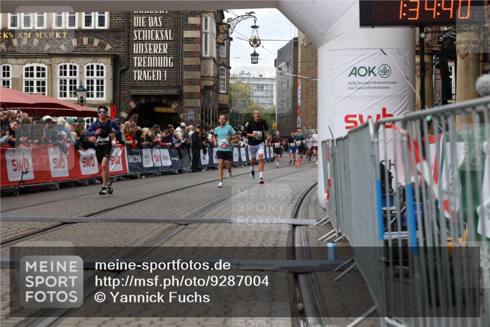 05.10.2025 - 20. swb-Marathon Bremen Yannick Fuchs http://msf.ph/oto/9287004 05.10.2025 13:05:20 Ziel 236, 917, 1196, 4291, 5103 meine-sportfotos.de