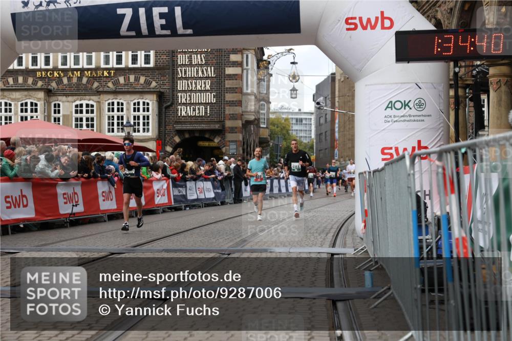 05.10.2025 - 20. swb-Marathon Bremen Yannick Fuchs http://msf.ph/oto/9287006 05.10.2025 13:05:20 Ziel 236, 917, 1196, 4291, 5103 meine-sportfotos.de