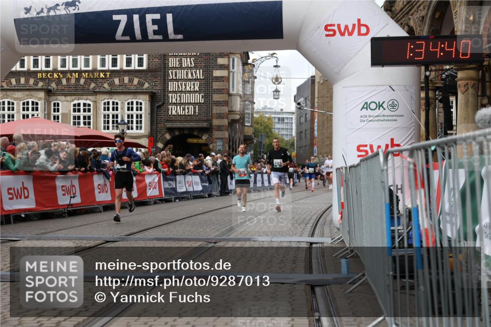 05.10.2025 - 20. swb-Marathon Bremen Yannick Fuchs http://msf.ph/oto/9287013 05.10.2025 13:05:20 Ziel 236, 917, 1196, 4291, 5103 meine-sportfotos.de