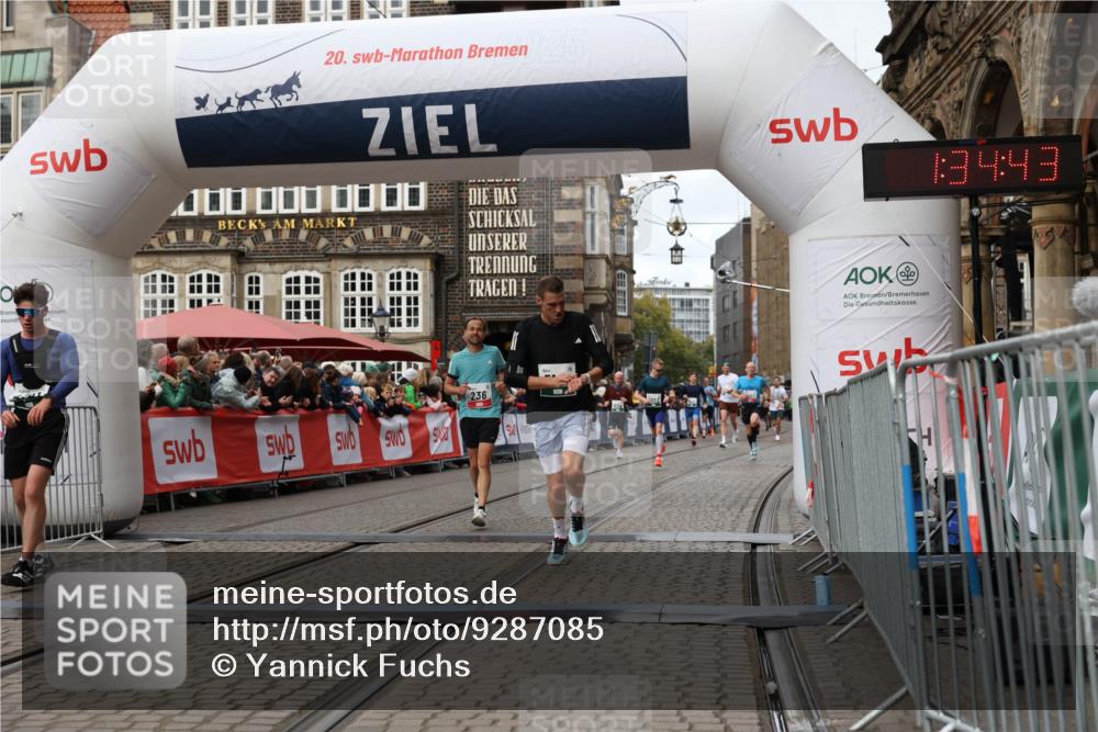 05.10.2025 - 20. swb-Marathon Bremen Yannick Fuchs http://msf.ph/oto/9287085 05.10.2025 13:05:23 Ziel 236, 917, 1607, 4291, 5103, 7987 meine-sportfotos.de