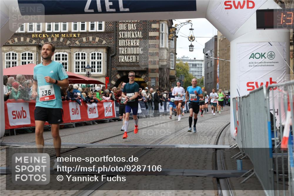 05.10.2025 - 20. swb-Marathon Bremen Yannick Fuchs http://msf.ph/oto/9287106 05.10.2025 13:05:25 Ziel 236, 1607, 4291, 5103, 7987, 9114 meine-sportfotos.de