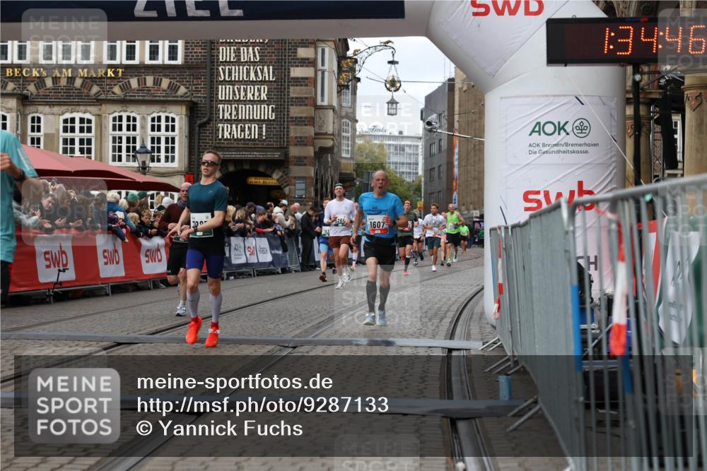 05.10.2025 - 20. swb-Marathon Bremen Yannick Fuchs http://msf.ph/oto/9287133 05.10.2025 13:05:26 Ziel 236, 1607, 4291, 5103, 5264, 7987, 9114 meine-sportfotos.de