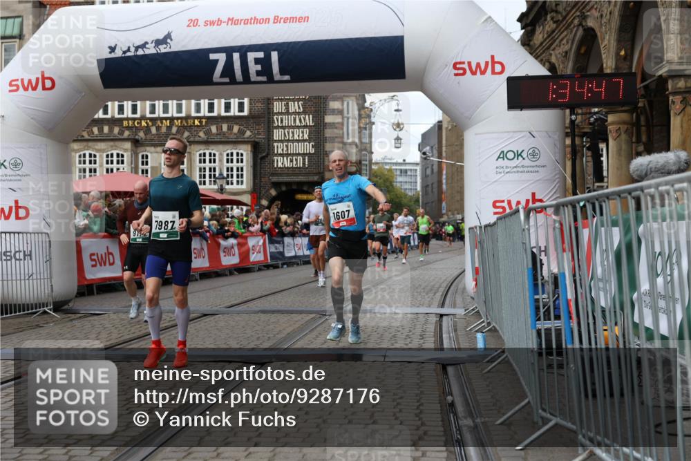 05.10.2025 - 20. swb-Marathon Bremen Yannick Fuchs http://msf.ph/oto/9287176 05.10.2025 13:05:27 Ziel 236, 1607, 2092, 4291, 5103, 5264, 7831, 7987, 9114 meine-sportfotos.de