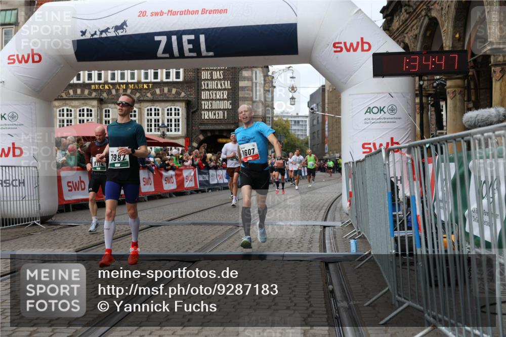 05.10.2025 - 20. swb-Marathon Bremen Yannick Fuchs http://msf.ph/oto/9287183 05.10.2025 13:05:27 Ziel 236, 1607, 2092, 4291, 5103, 5264, 7831, 7987, 9114 meine-sportfotos.de