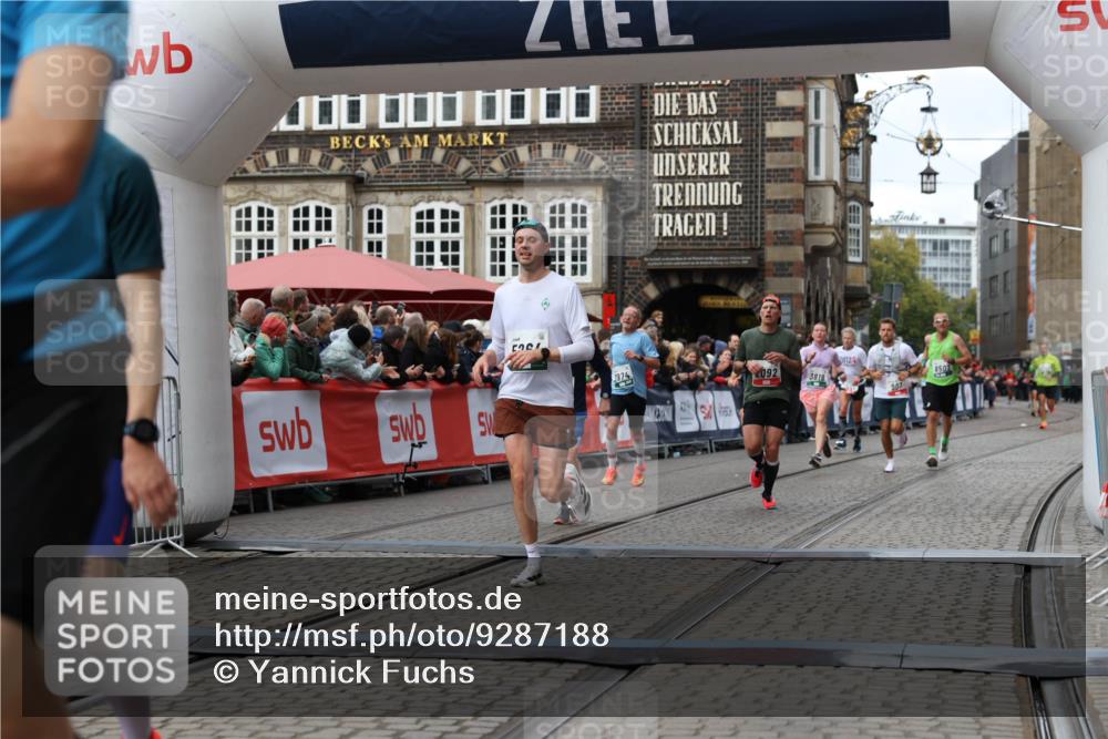 05.10.2025 - 20. swb-Marathon Bremen Yannick Fuchs http://msf.ph/oto/9287188 05.10.2025 13:05:29 Ziel 236, 1607, 2092, 2974, 3819, 4291, 4313, 5103, 5264, 7831, 7987, 8507, 9114 meine-sportfotos.de