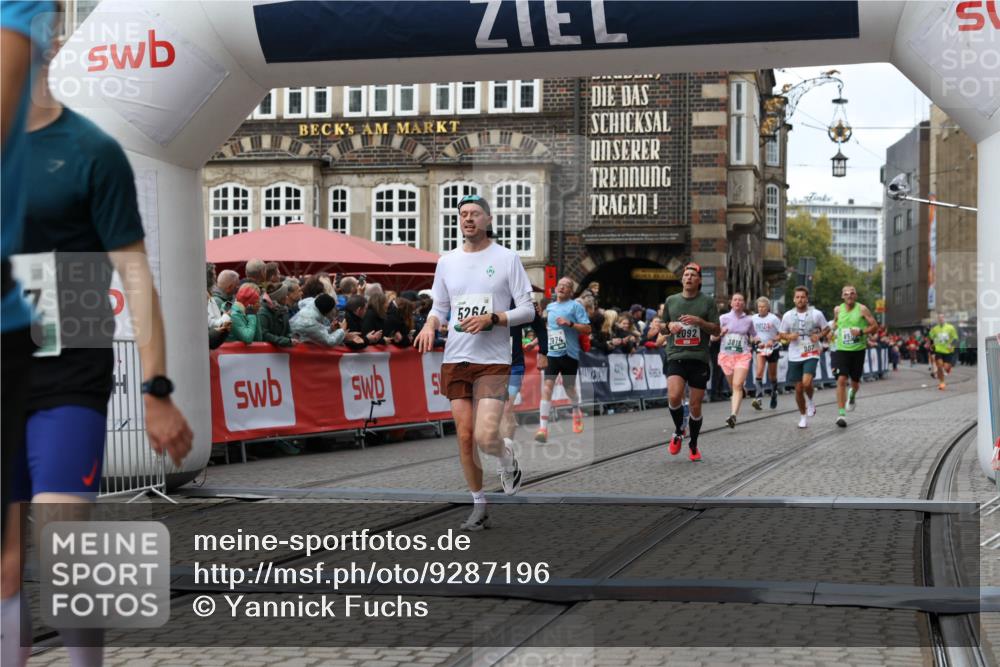 05.10.2025 - 20. swb-Marathon Bremen Yannick Fuchs http://msf.ph/oto/9287196 05.10.2025 13:05:29 Ziel 236, 1607, 2092, 2974, 3819, 4291, 4313, 5103, 5264, 7831, 7987, 8507, 9114 meine-sportfotos.de