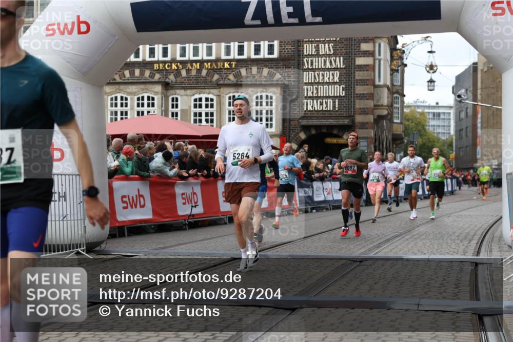 05.10.2025 - 20. swb-Marathon Bremen Yannick Fuchs http://msf.ph/oto/9287204 05.10.2025 13:05:29 Ziel 236, 1607, 2092, 2974, 3819, 4291, 4313, 5103, 5264, 7831, 7987, 8507, 9114 meine-sportfotos.de