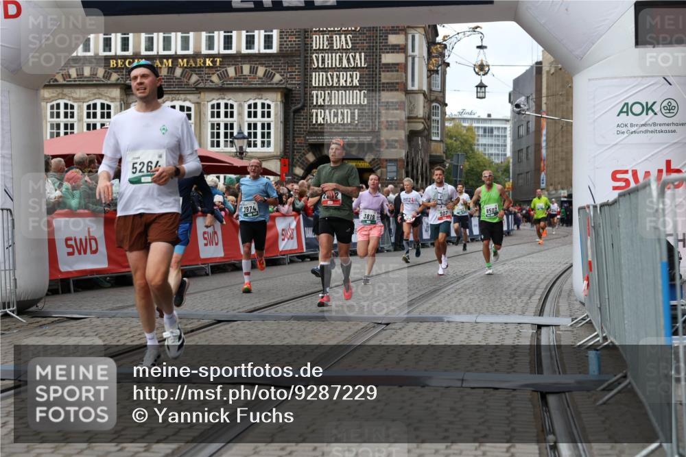05.10.2025 - 20. swb-Marathon Bremen Yannick Fuchs http://msf.ph/oto/9287229 05.10.2025 13:05:30 Ziel 236, 907, 1607, 2092, 2974, 3819, 4313, 5264, 7831, 7987, 8507, 9114 meine-sportfotos.de