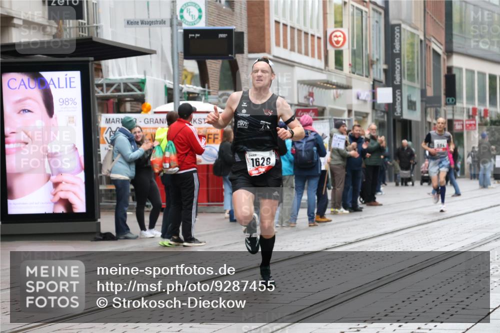 05.10.2025 - 20. swb-Marathon Bremen Strokosch-Dieckow http://msf.ph/oto/9287455 05.10.2025 12:21:35 Ziel 485, 594, 1628, 485, 594, 1628 meine-sportfotos.de