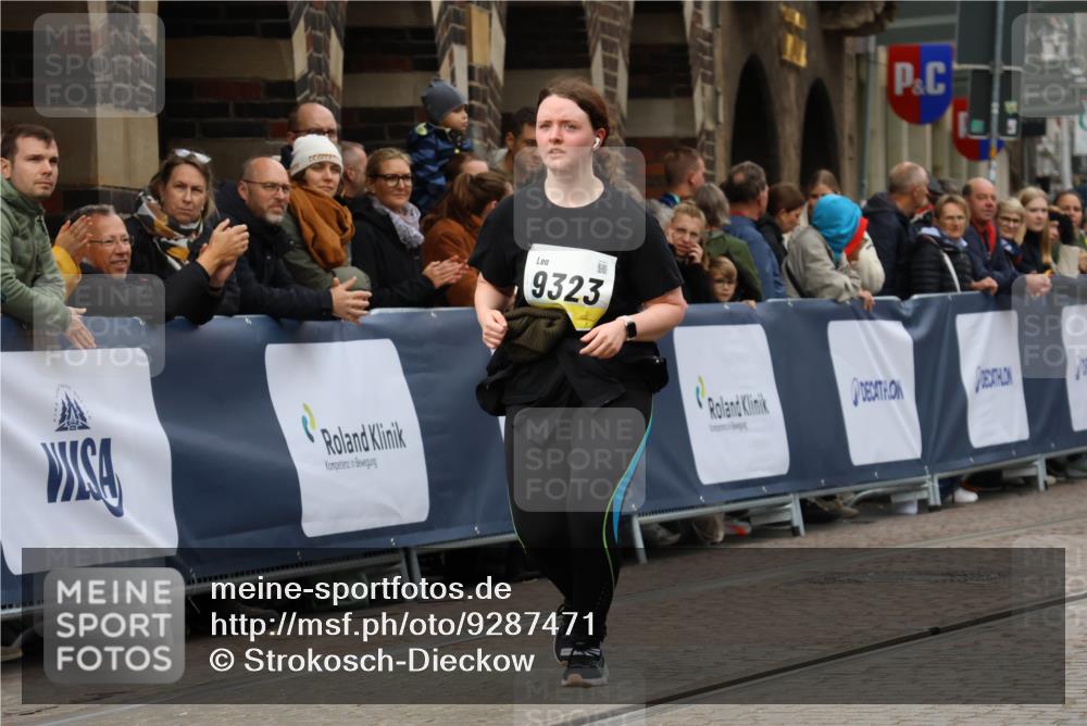 05.10.2025 - 20. swb-Marathon Bremen Strokosch-Dieckow http://msf.ph/oto/9287471 05.10.2025 11:20:10 Ziel 9323, 9408 meine-sportfotos.de