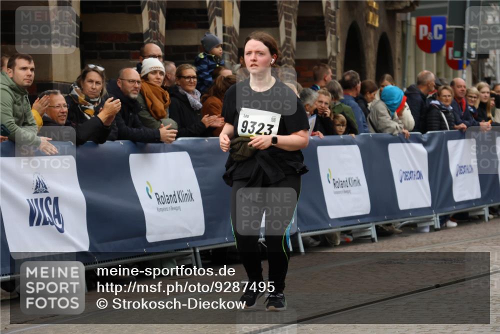 05.10.2025 - 20. swb-Marathon Bremen Strokosch-Dieckow http://msf.ph/oto/9287495 05.10.2025 11:20:10 Ziel 9323, 9408 meine-sportfotos.de