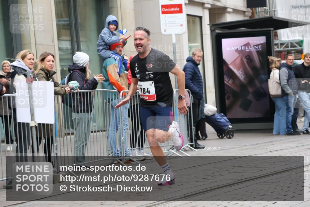 05.10.2025 - 20. swb-Marathon Bremen Strokosch-Dieckow http://msf.ph/oto/9287676 05.10.2025 12:25:07 Ziel 784, 784 meine-sportfotos.de