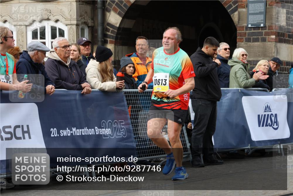 05.10.2025 - 20. swb-Marathon Bremen Strokosch-Dieckow http://msf.ph/oto/9287746 05.10.2025 11:20:20 Ziel 9688, 10613 meine-sportfotos.de