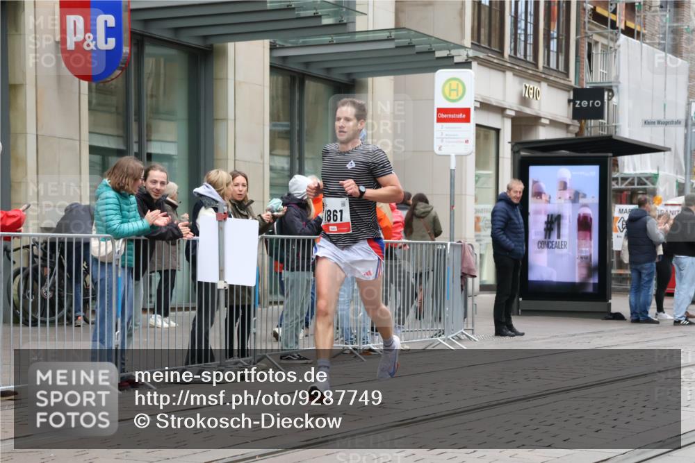 05.10.2025 - 20. swb-Marathon Bremen Strokosch-Dieckow http://msf.ph/oto/9287749 05.10.2025 12:25:35 Ziel 535, 1861, 535, 1861 meine-sportfotos.de