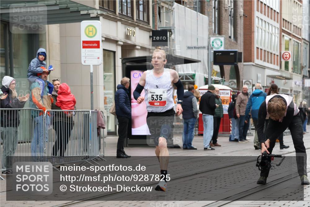 05.10.2025 - 20. swb-Marathon Bremen Strokosch-Dieckow http://msf.ph/oto/9287825 05.10.2025 12:25:41 Ziel 535, 1083, 1861, 535, 1083, 1861 meine-sportfotos.de