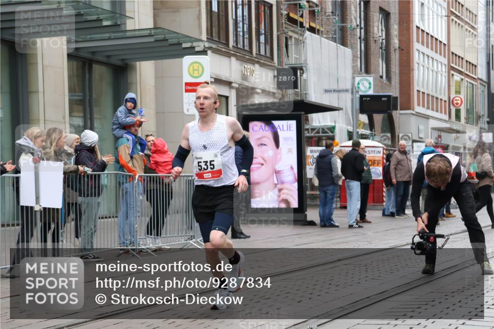 05.10.2025 - 20. swb-Marathon Bremen Strokosch-Dieckow http://msf.ph/oto/9287834 05.10.2025 12:25:41 Ziel 535, 1083, 1861, 535, 1083, 1861 meine-sportfotos.de