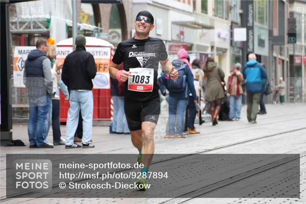 05.10.2025 - 20. swb-Marathon Bremen Strokosch-Dieckow http://msf.ph/oto/9287894 05.10.2025 12:25:54 Ziel 1083, 1083 meine-sportfotos.de