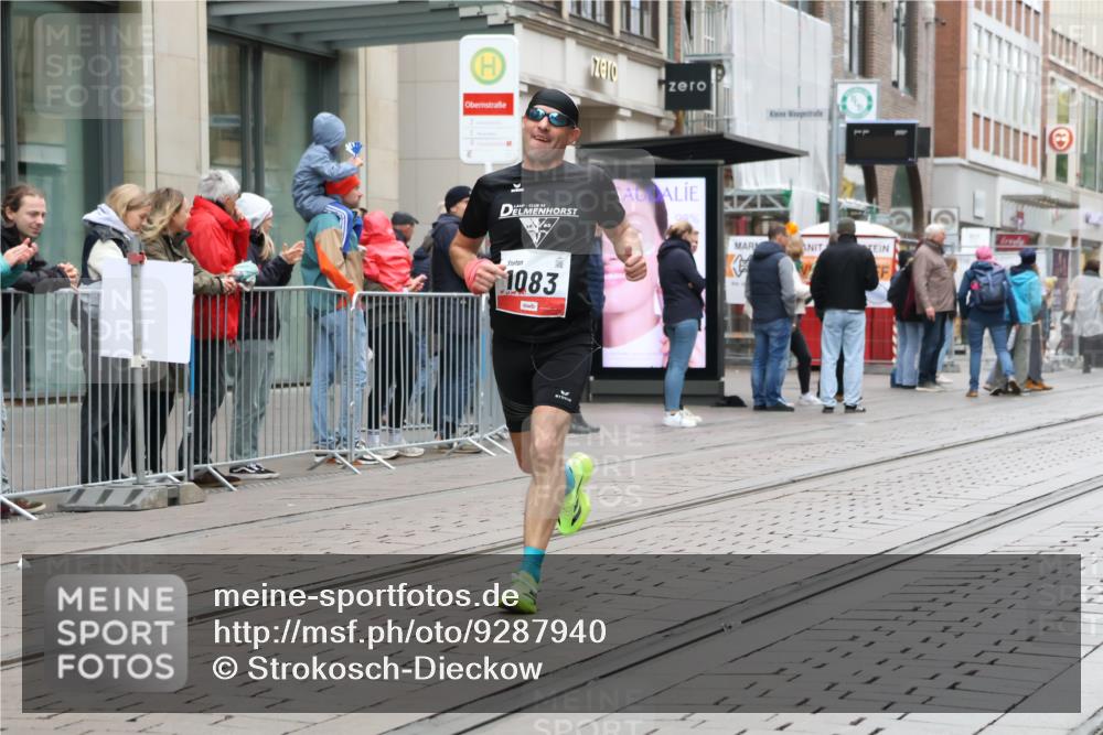 05.10.2025 - 20. swb-Marathon Bremen Strokosch-Dieckow http://msf.ph/oto/9287940 05.10.2025 12:25:55 Ziel 1083, 1083 meine-sportfotos.de
