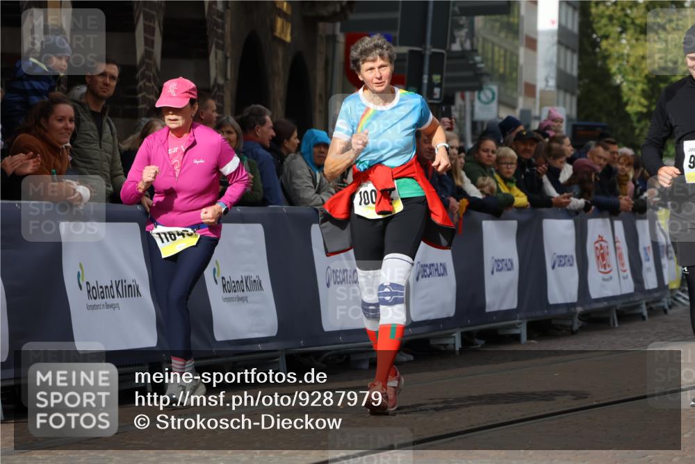 05.10.2025 - 20. swb-Marathon Bremen Strokosch-Dieckow http://msf.ph/oto/9287979 05.10.2025 11:20:45 Ziel 9405, 10012, 11643 meine-sportfotos.de