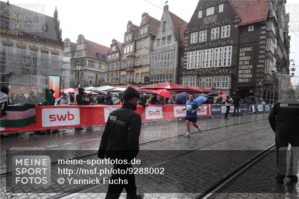 05.10.2025 - 20. swb-Marathon Bremen Yannick Fuchs http://msf.ph/oto/9288002 05.10.2025 14:56:45 Ziel 5454 meine-sportfotos.de