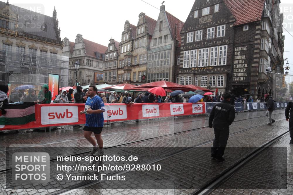 05.10.2025 - 20. swb-Marathon Bremen Yannick Fuchs http://msf.ph/oto/9288010 05.10.2025 14:56:47 Ziel 5454 meine-sportfotos.de