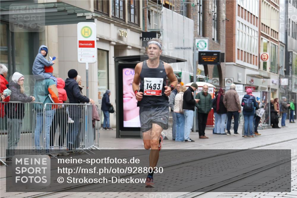 05.10.2025 - 20. swb-Marathon Bremen Strokosch-Dieckow http://msf.ph/oto/9288030 05.10.2025 12:26:36 Ziel 1493, 1493 meine-sportfotos.de