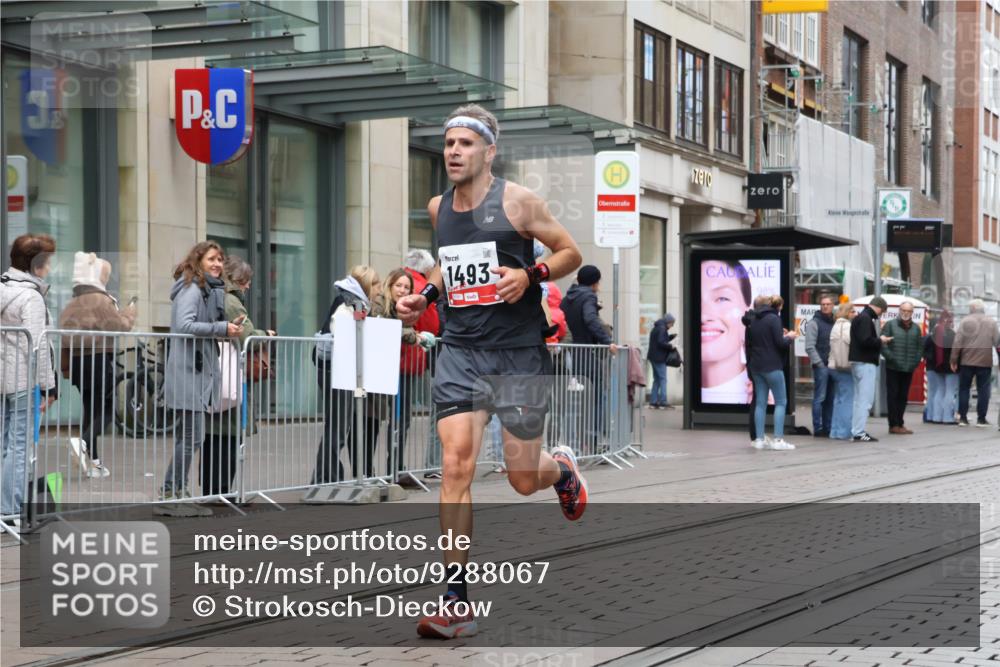 05.10.2025 - 20. swb-Marathon Bremen Strokosch-Dieckow http://msf.ph/oto/9288067 05.10.2025 12:26:37 Ziel 1493, 1493 meine-sportfotos.de