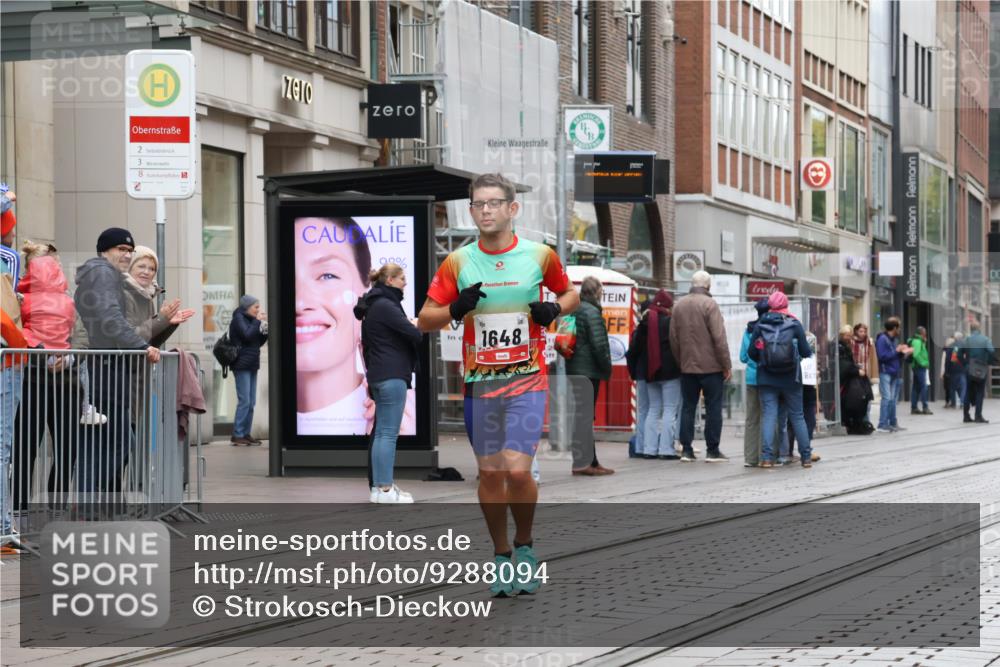 05.10.2025 - 20. swb-Marathon Bremen Strokosch-Dieckow http://msf.ph/oto/9288094 05.10.2025 12:26:50 Ziel 50, 1648, 50, 1648 meine-sportfotos.de
