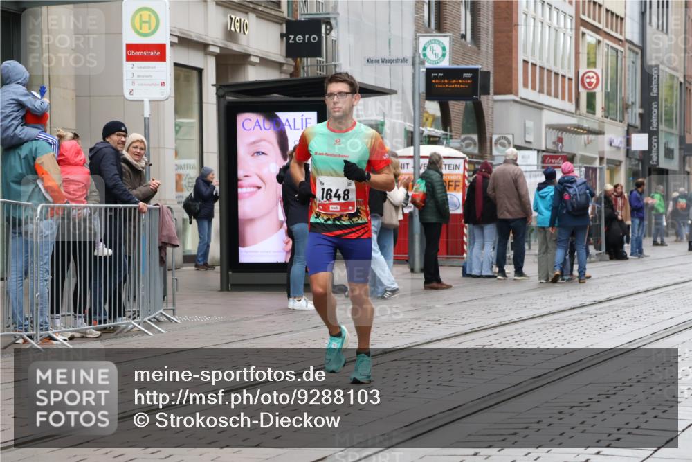 05.10.2025 - 20. swb-Marathon Bremen Strokosch-Dieckow http://msf.ph/oto/9288103 05.10.2025 12:26:50 Ziel 50, 1648, 50, 1648 meine-sportfotos.de