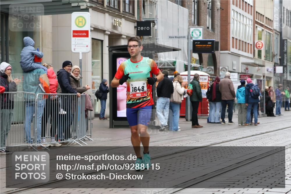 05.10.2025 - 20. swb-Marathon Bremen Strokosch-Dieckow http://msf.ph/oto/9288115 05.10.2025 12:26:50 Ziel 50, 1648, 50, 1648 meine-sportfotos.de