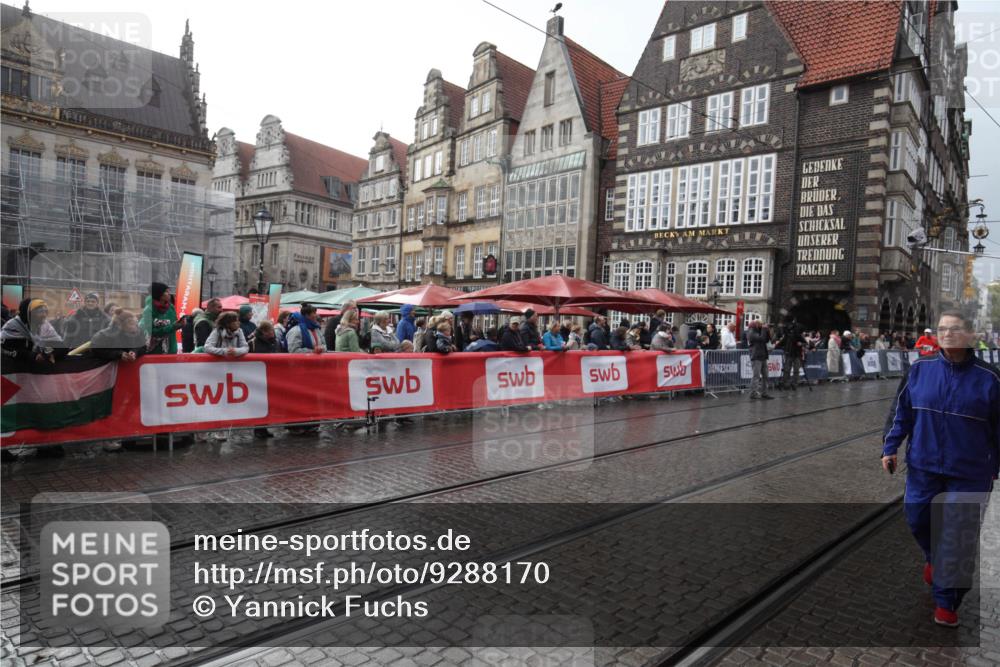 05.10.2025 - 20. swb-Marathon Bremen Yannick Fuchs http://msf.ph/oto/9288170 05.10.2025 15:02:40 Ziel  meine-sportfotos.de