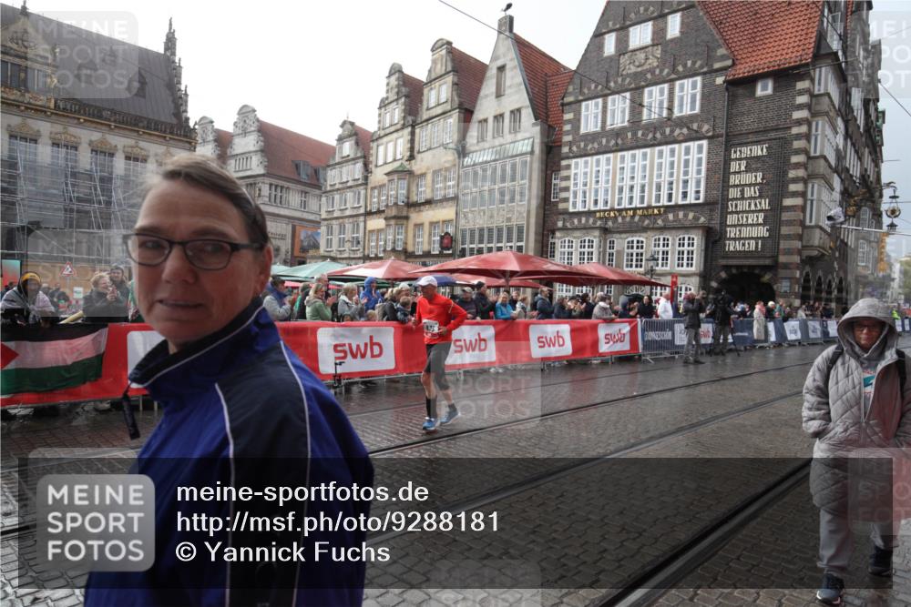 05.10.2025 - 20. swb-Marathon Bremen Yannick Fuchs http://msf.ph/oto/9288181 05.10.2025 15:02:47 Ziel 835 meine-sportfotos.de