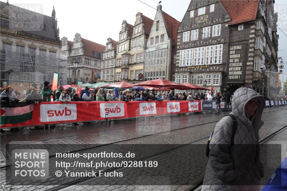 05.10.2025 - 20. swb-Marathon Bremen Yannick Fuchs http://msf.ph/oto/9288189 05.10.2025 15:02:51 Ziel  meine-sportfotos.de