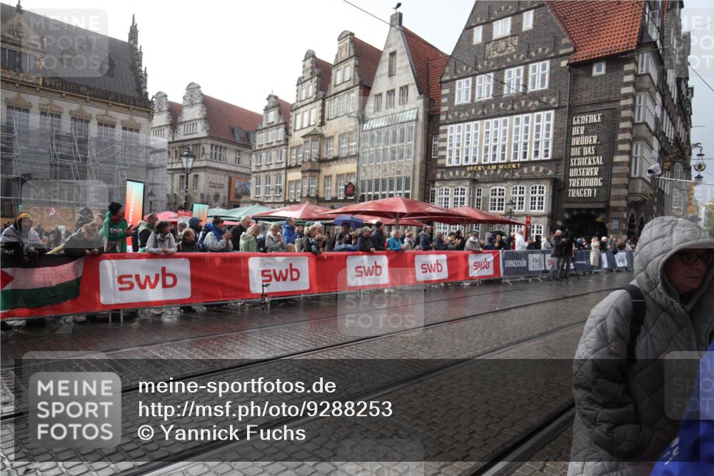05.10.2025 - 20. swb-Marathon Bremen Yannick Fuchs http://msf.ph/oto/9288253 05.10.2025 15:02:55 Ziel  meine-sportfotos.de