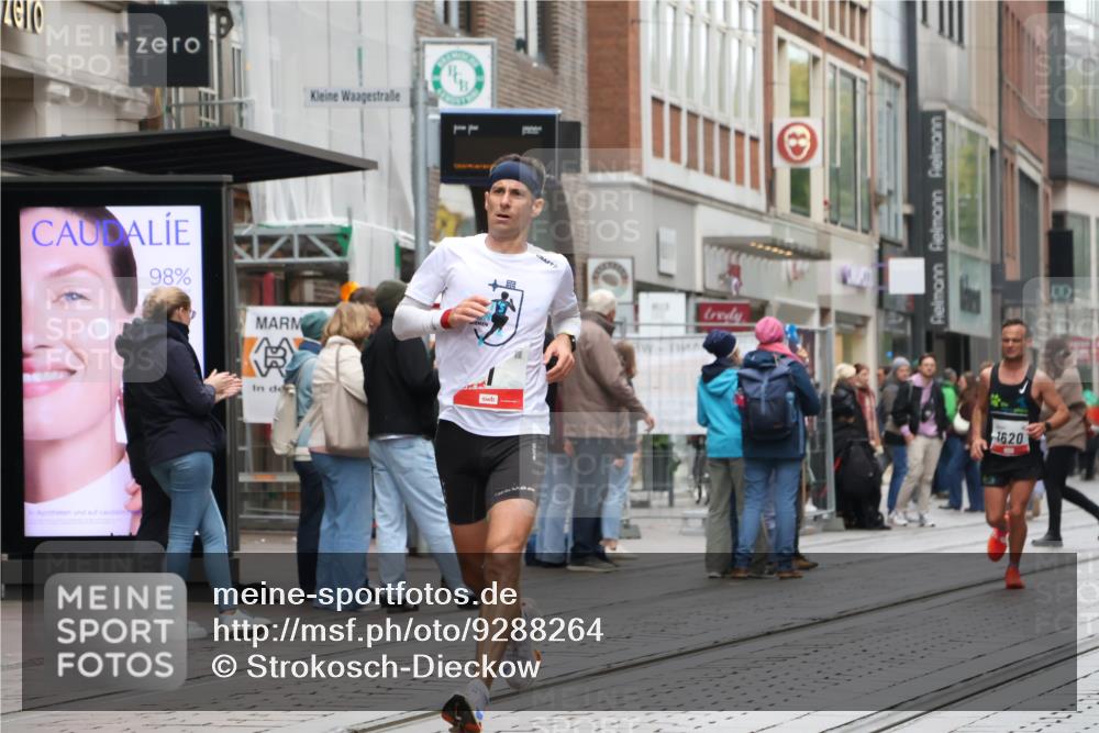 05.10.2025 - 20. swb-Marathon Bremen Strokosch-Dieckow http://msf.ph/oto/9288264 05.10.2025 12:27:30 Ziel 1, 1620, 1, 1620 meine-sportfotos.de