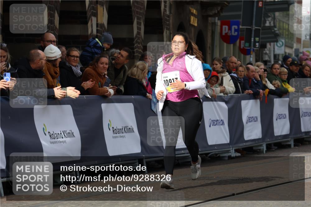 05.10.2025 - 20. swb-Marathon Bremen Strokosch-Dieckow http://msf.ph/oto/9288326 05.10.2025 11:20:58 Ziel 10362, 10913 meine-sportfotos.de
