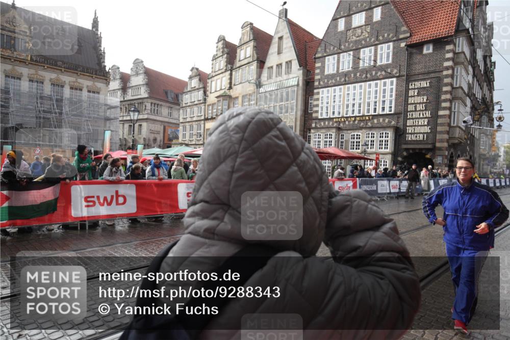 05.10.2025 - 20. swb-Marathon Bremen Yannick Fuchs http://msf.ph/oto/9288343 05.10.2025 15:03:26 Ziel  meine-sportfotos.de