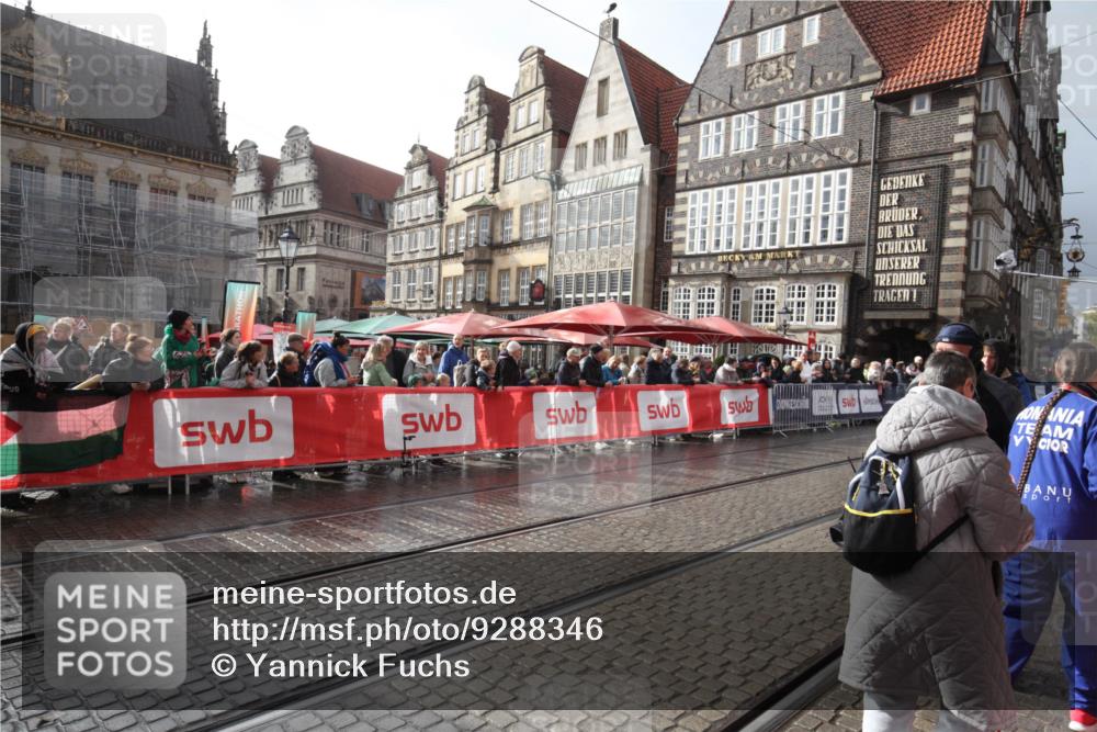 05.10.2025 - 20. swb-Marathon Bremen Yannick Fuchs http://msf.ph/oto/9288346 05.10.2025 15:04:24 Ziel  meine-sportfotos.de