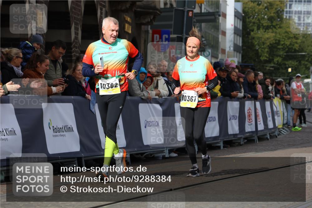 05.10.2025 - 20. swb-Marathon Bremen Strokosch-Dieckow http://msf.ph/oto/9288384 05.10.2025 11:21:03 Ziel 10361, 10362, 10913 meine-sportfotos.de