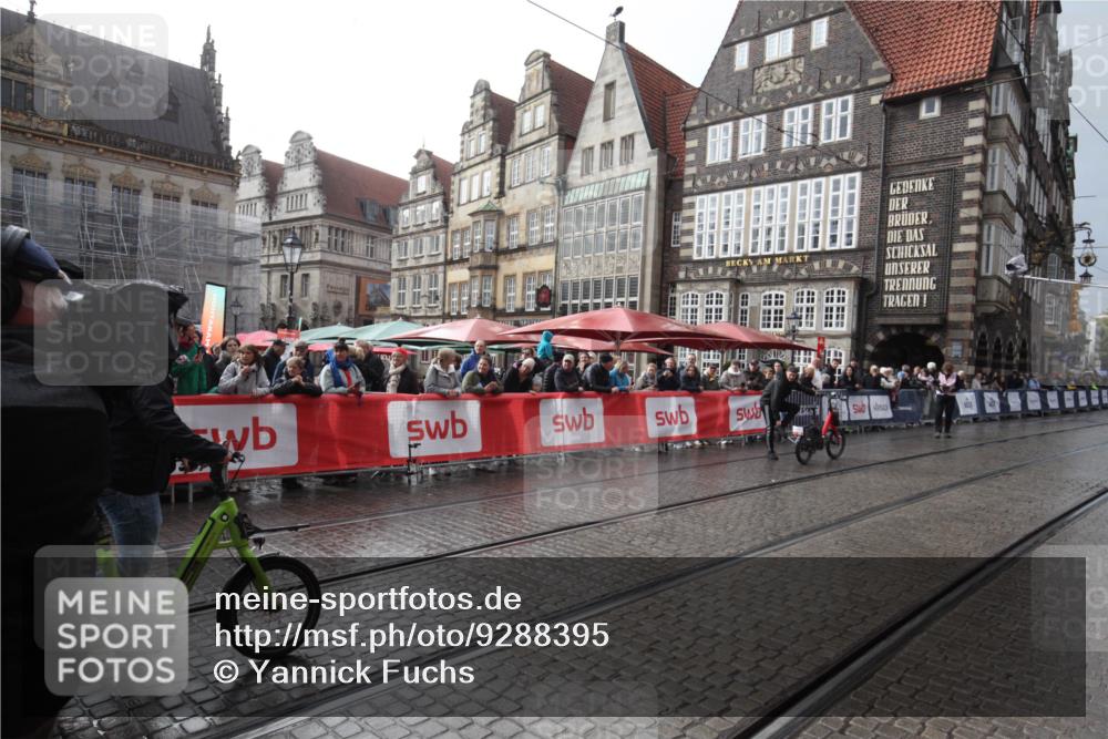 05.10.2025 - 20. swb-Marathon Bremen Yannick Fuchs http://msf.ph/oto/9288395 05.10.2025 15:06:09 Ziel  meine-sportfotos.de