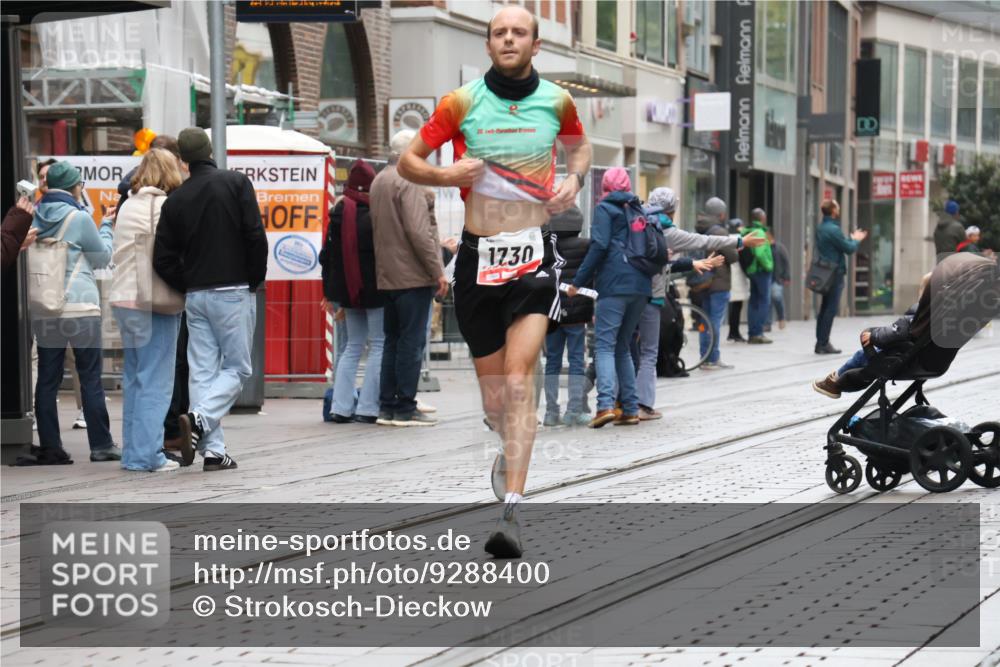 05.10.2025 - 20. swb-Marathon Bremen Strokosch-Dieckow http://msf.ph/oto/9288400 05.10.2025 12:28:16 Ziel 542, 1730, 2053, 2159, 542, 1730, 2053, 2159 meine-sportfotos.de