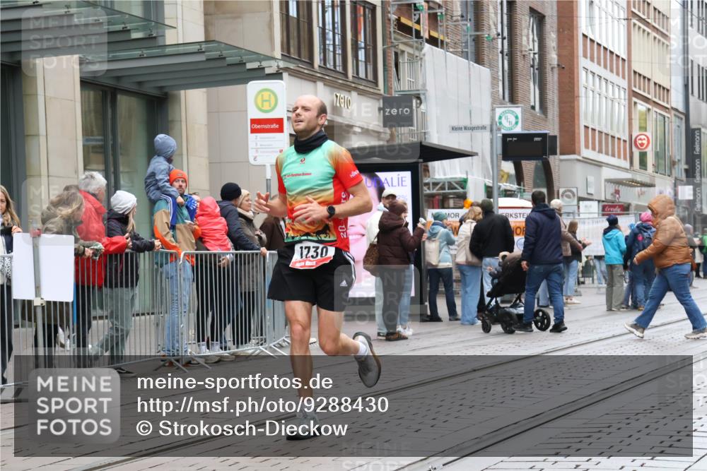 05.10.2025 - 20. swb-Marathon Bremen Strokosch-Dieckow http://msf.ph/oto/9288430 05.10.2025 12:28:18 Ziel 542, 1113, 1730, 1948, 2053, 2159, 542, 1113, 1730, 1948, 2053, 2159 meine-sportfotos.de