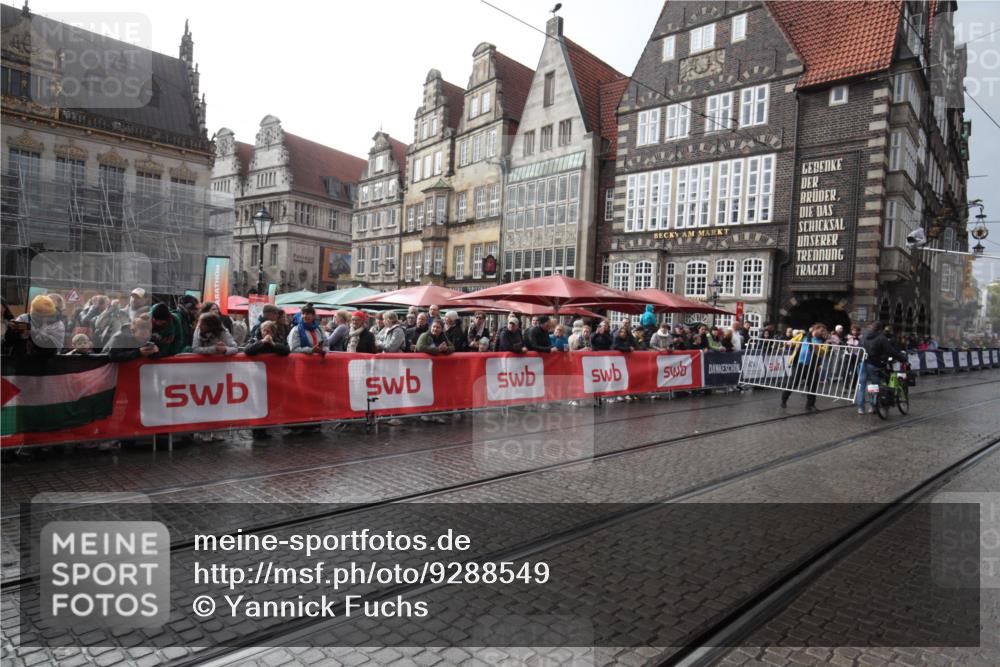 05.10.2025 - 20. swb-Marathon Bremen Yannick Fuchs http://msf.ph/oto/9288549 05.10.2025 15:06:18 Ziel  meine-sportfotos.de