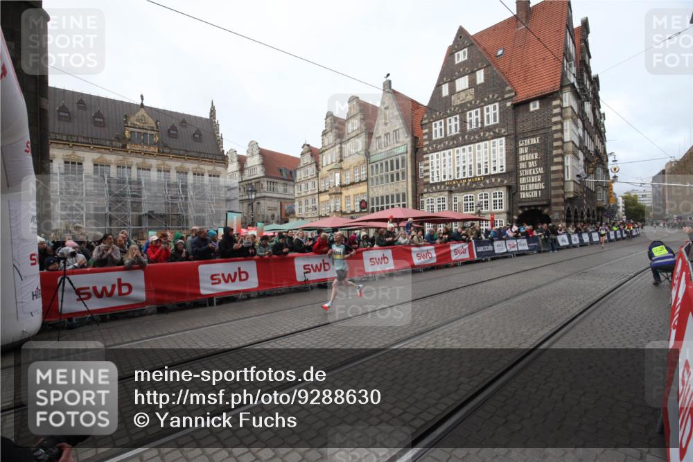 05.10.2025 - 20. swb-Marathon Bremen Yannick Fuchs http://msf.ph/oto/9288630 05.10.2025 10:32:39 Ziel 9280, 11730 meine-sportfotos.de